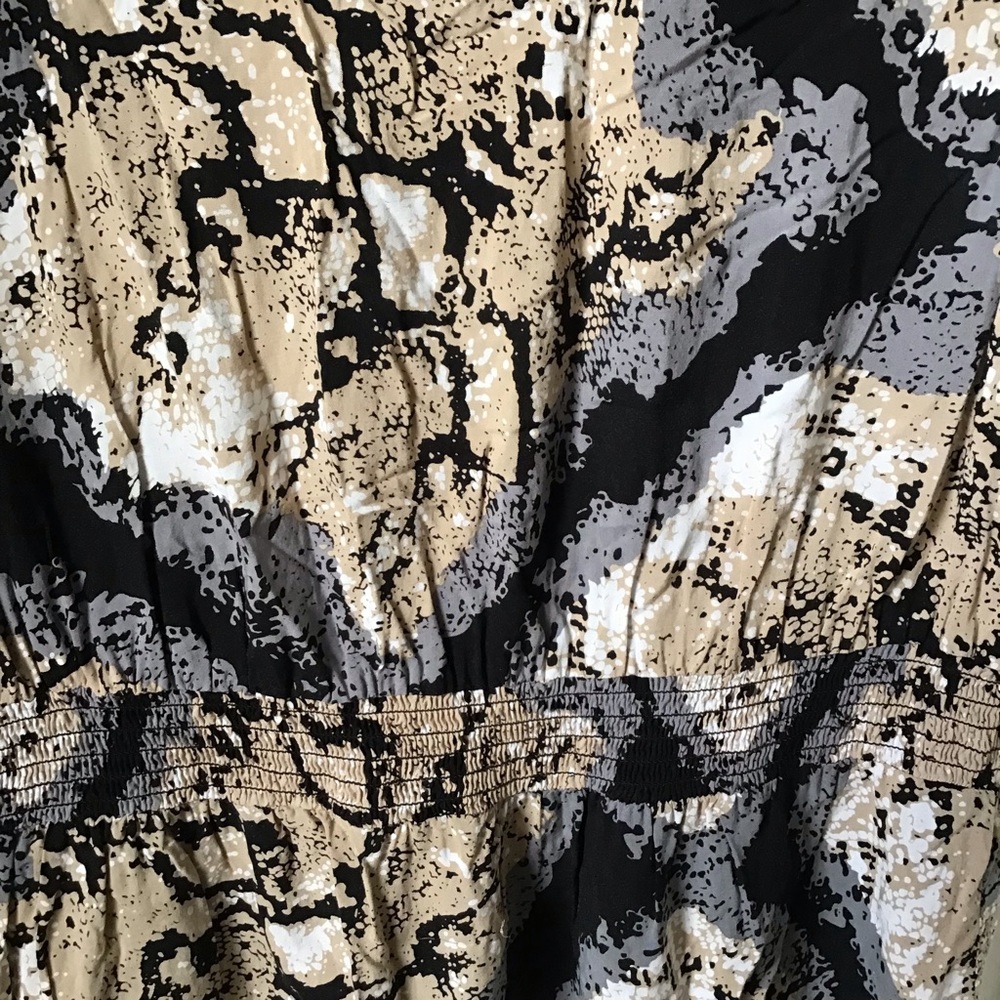 AGB: Black white and tan dress. Size 16 - Picture 6 of 9